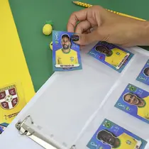 Pasta Fichário Porta Cards DAC 4 Argolas + 10 Refis – Organizador de Figurinhas para Troca